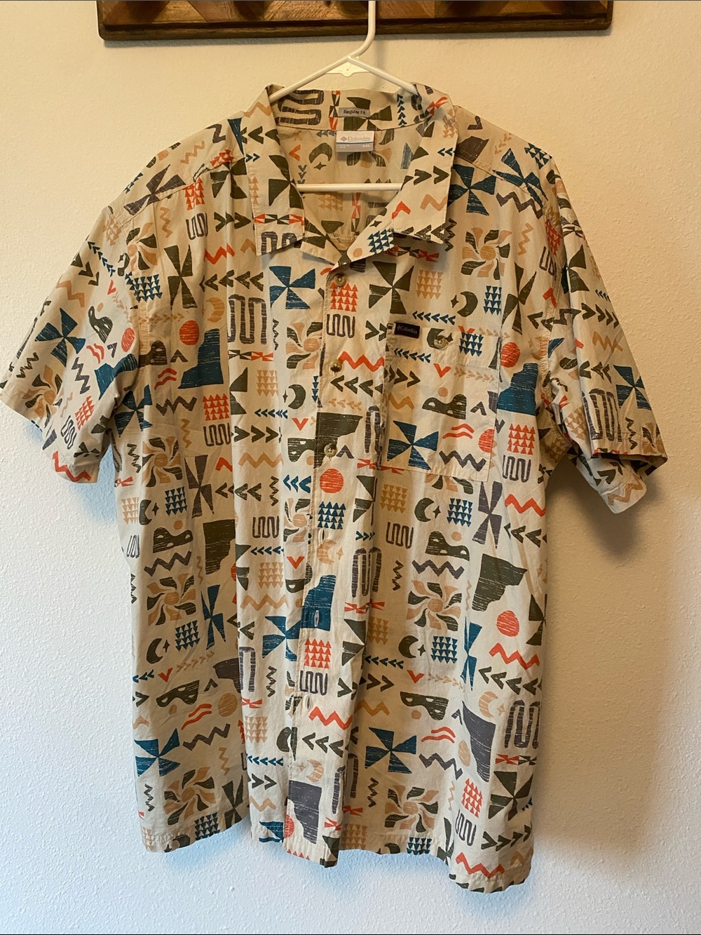 Columbia Men's Short sleeve shirt Pine Canyon Tribal pattern. XXL